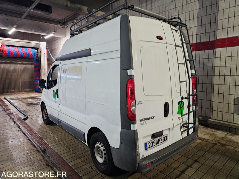 Renault trafic - 2008 - 51119km - 239 AMZ 93 - Furgón: foto 4 Renault trafic - 2008 - 51119km - 239 AMZ 93 - Furgón: foto 4