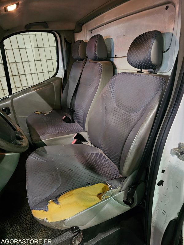 Renault trafic - 2008 - 51119km - 239 AMZ 93 - Furgón: foto 5 Renault trafic - 2008 - 51119km - 239 AMZ 93 - Furgón: foto 5