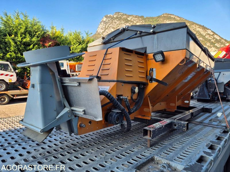 SALEUSE EPOKE S-2300 E 2000 AVEC MOTEUR AUXILIAIRE - Maquinaria de jardinería: foto 4 SALEUSE EPOKE S-2300 E 2000 AVEC MOTEUR AUXILIAIRE - Maquinaria de jardinería: foto 4