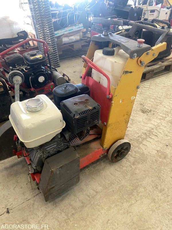 SCIE A SOL HUSQVARNA FS400LCV - 450 mm - Equipo de construcción: foto 1 SCIE A SOL HUSQVARNA FS400LCV - 450 mm - Equipo de construcción: foto 1