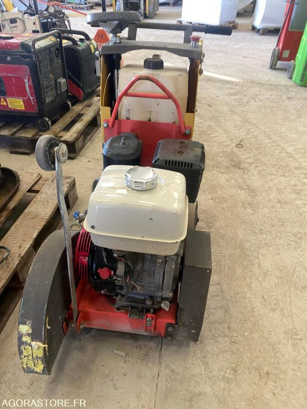 SCIE A SOL HUSQVARNA FS400LCV - 450 mm - Equipo de construcción: foto 3 SCIE A SOL HUSQVARNA FS400LCV - 450 mm - Equipo de construcción: foto 3