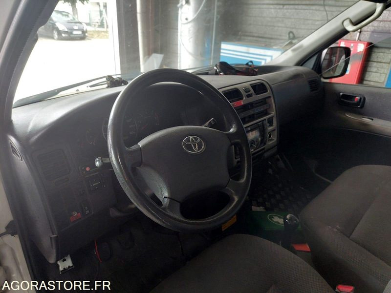 Furgoneta pequeña TOYOTA Hiace fourgon HP HUWER 2012 272000KM ROULANT EXPORT UNIQUEMENT: foto 9