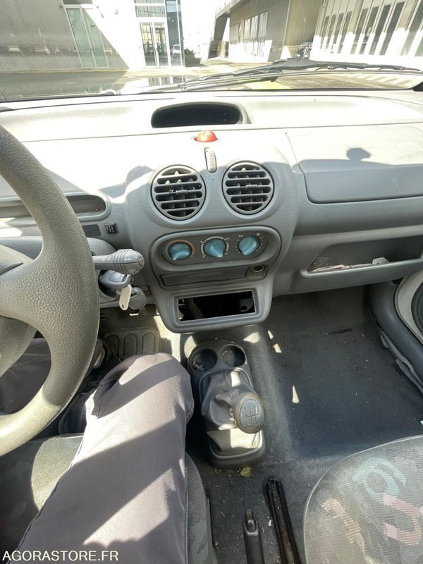 TWINGO GPL 1.2 292ADG93 - Coche: foto 5 TWINGO GPL 1.2 292ADG93 - Coche: foto 5