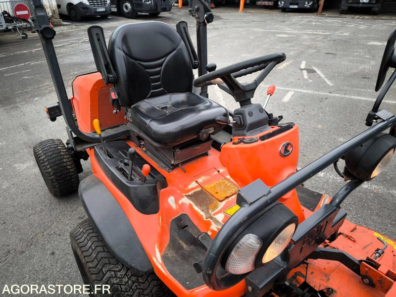 Tondeuse KUBOTA F3680 3688 heures 2013 - Cortacésped: foto 2 Tondeuse KUBOTA F3680 3688 heures 2013 - Cortacésped: foto 2