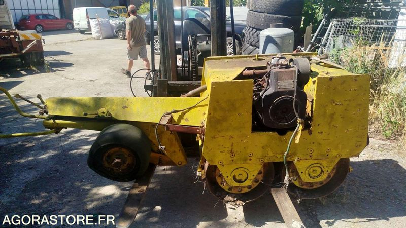 COMPACTEUR A RESTAURER - Vehículo municipal: foto 1 COMPACTEUR A RESTAURER - Vehículo municipal: foto 1