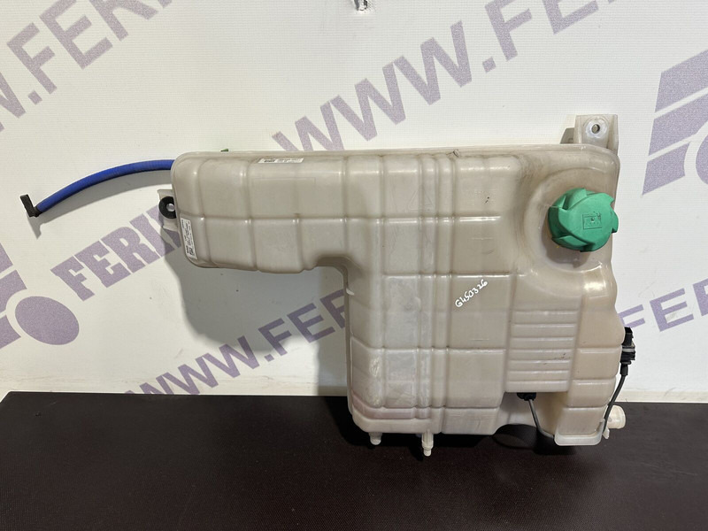 DAF expansion tank - Depósito de expansión para Camión: foto 1 DAF expansion tank - Depósito de expansión para Camión: foto 1