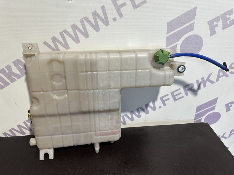 DAF expansion tank - Depósito de expansión para Camión: foto 3 DAF expansion tank - Depósito de expansión para Camión: foto 3