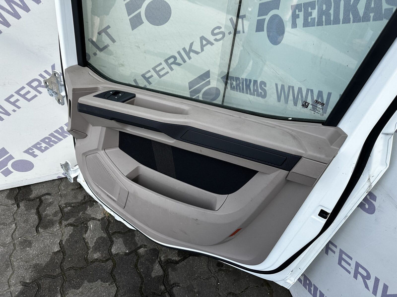 DAF right side - Puerta y piezas para Camión: foto 3 DAF right side - Puerta y piezas para Camión: foto 3