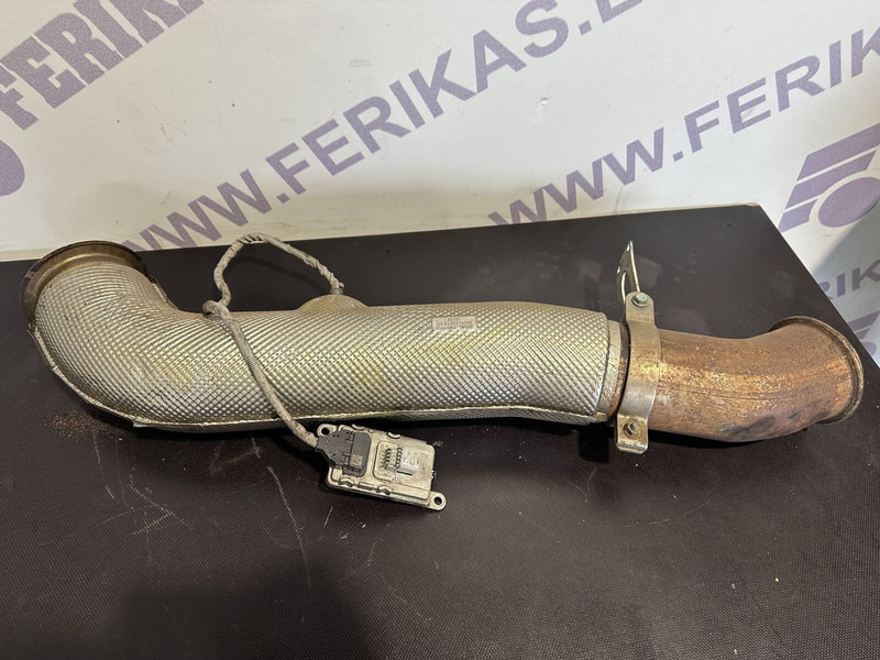 MAN NOX sensor - Tubo de escape para Camión: foto 2 MAN NOX sensor - Tubo de escape para Camión: foto 2