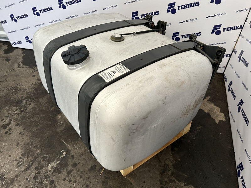 Mercedes-Benz 330L complete fuel tank with brackets - Depósito de combustible para Camión: foto 3 Mercedes-Benz 330L complete fuel tank with brackets - Depósito de combustible para Camión: foto 3