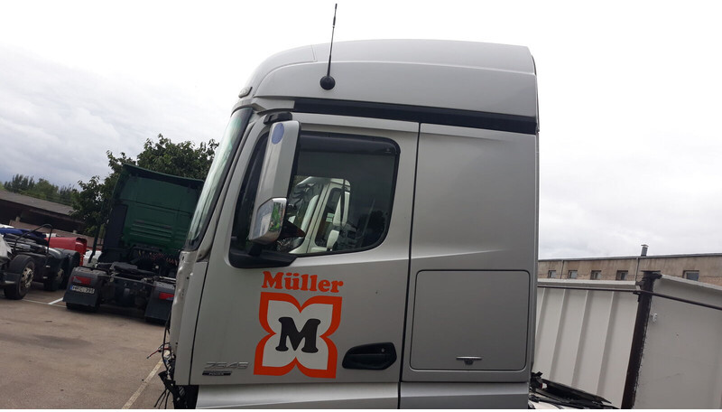 Mercedes-Benz Actros MP4 - Cabina e interior para Camión: foto 3 Mercedes-Benz Actros MP4 - Cabina e interior para Camión: foto 3