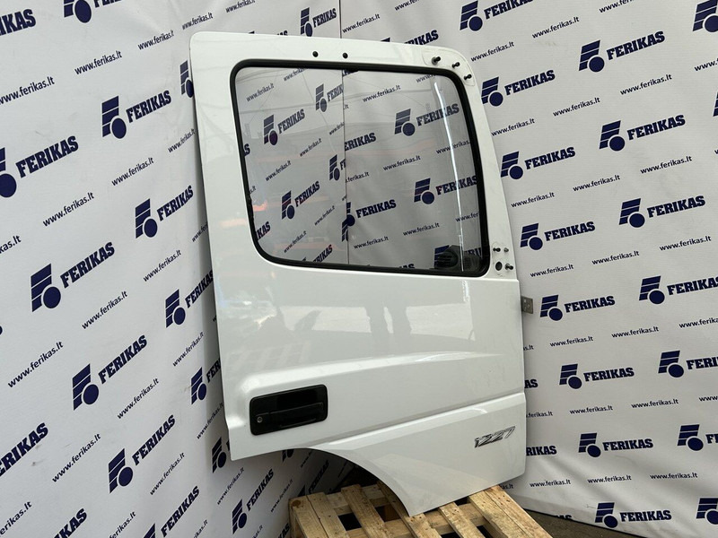 Mercedes-Benz Atego - Puerta y piezas para Camión: foto 3 Mercedes-Benz Atego - Puerta y piezas para Camión: foto 3