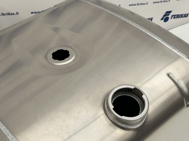 Mercedes-Benz New aluminum fuel tank 320 L. - Depósito de combustible para Camión: foto 4 Mercedes-Benz New aluminum fuel tank 320 L. - Depósito de combustible para Camión: foto 4