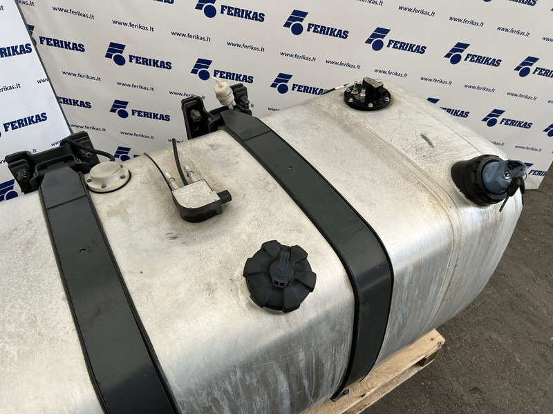 Mercedes-Benz combined fuel tank 720L - Depósito de combustible para Camión: foto 5 Mercedes-Benz combined fuel tank 720L - Depósito de combustible para Camión: foto 5