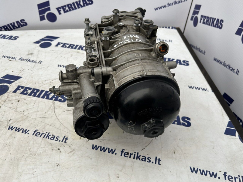 Mercedes-Benz fuel filter housing - Filtro de combustible para Camión: foto 2 Mercedes-Benz fuel filter housing - Filtro de combustible para Camión: foto 2