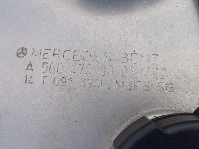 Mercedes-Benz fuel tank with brackets - Depósito de combustible para Camión: foto 5 Mercedes-Benz fuel tank with brackets - Depósito de combustible para Camión: foto 5