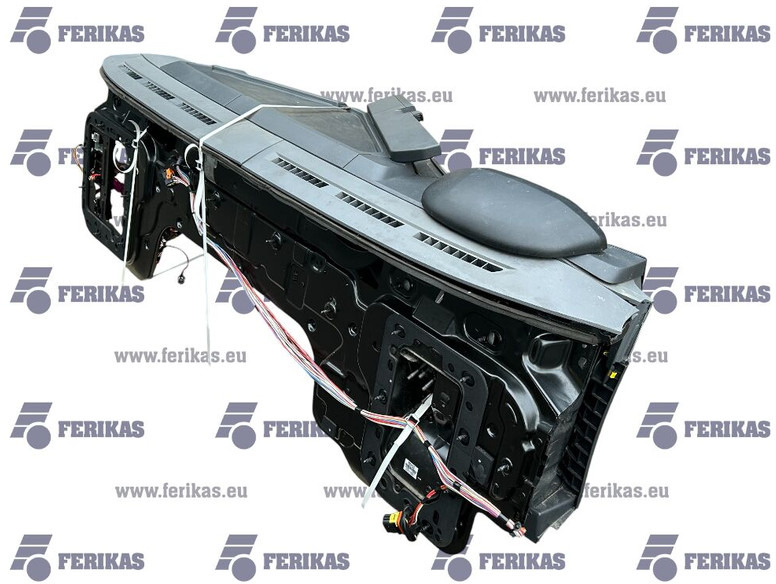 Renault complete dashboard - Parachoques para Camión: foto 5 Renault complete dashboard - Parachoques para Camión: foto 5