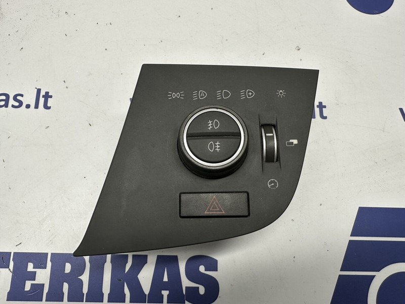 Volvo lights control panel - Salpicadero para Camión: foto 1 Volvo lights control panel - Salpicadero para Camión: foto 1