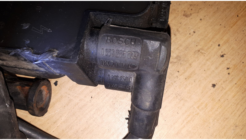 Bosch колпак свечи 15W263 катушка зажигания 08T199 - Motor y piezas: foto 1 Bosch колпак свечи 15W263 катушка зажигания 08T199 - Motor y piezas: foto 1