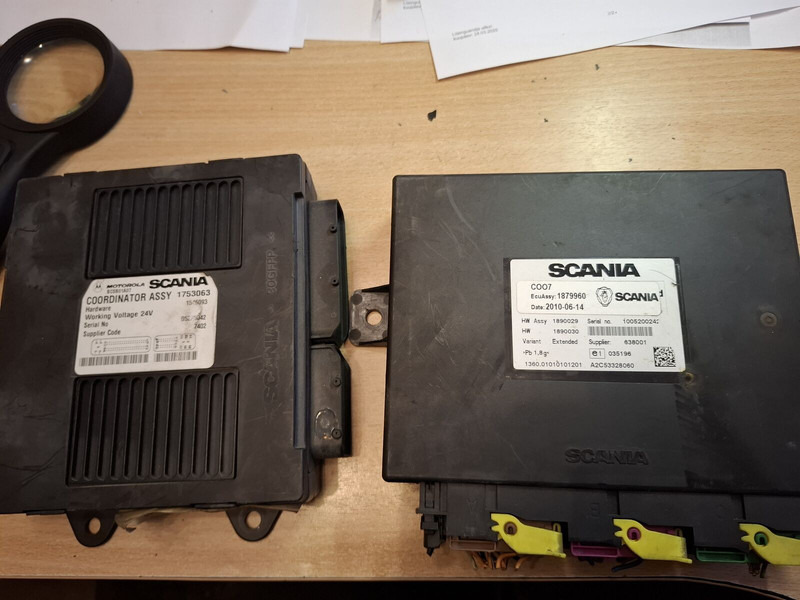 Scania C007. C006 - Unidad de control: foto 1 Scania C007. C006 - Unidad de control: foto 1