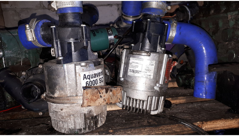 Scania Sphero U4856 - Bomba de refrigerante: foto 2 Scania Sphero U4856 - Bomba de refrigerante: foto 2