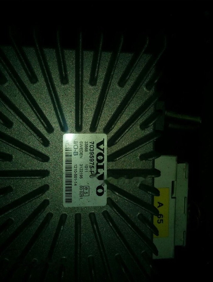 Volvo 70329277 / 70395975-P01 / 70361720-P01 / 70322237-P02 Volvo B12 - Unidad de control para Autobús: foto 3 Volvo 70329277 / 70395975-P01 / 70361720-P01 / 70322237-P02 Volvo B12 - Unidad de control para Autobús: foto 3