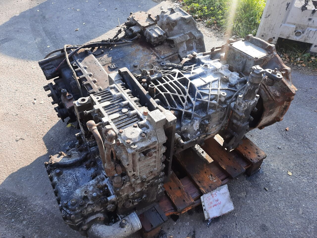 ZF 16S130 .8S180IT . 6S150C. 8S140 IT.6S80+GV80/ 6S90/ S5-24-3 / 6S Van Hool Neoplan - Caja de cambios para Autobús: foto 1 ZF 16S130 .8S180IT . 6S150C. 8S140 IT.6S80+GV80/ 6S90/ S5-24-3 / 6S Van Hool Neoplan - Caja de cambios para Autobús: foto 1