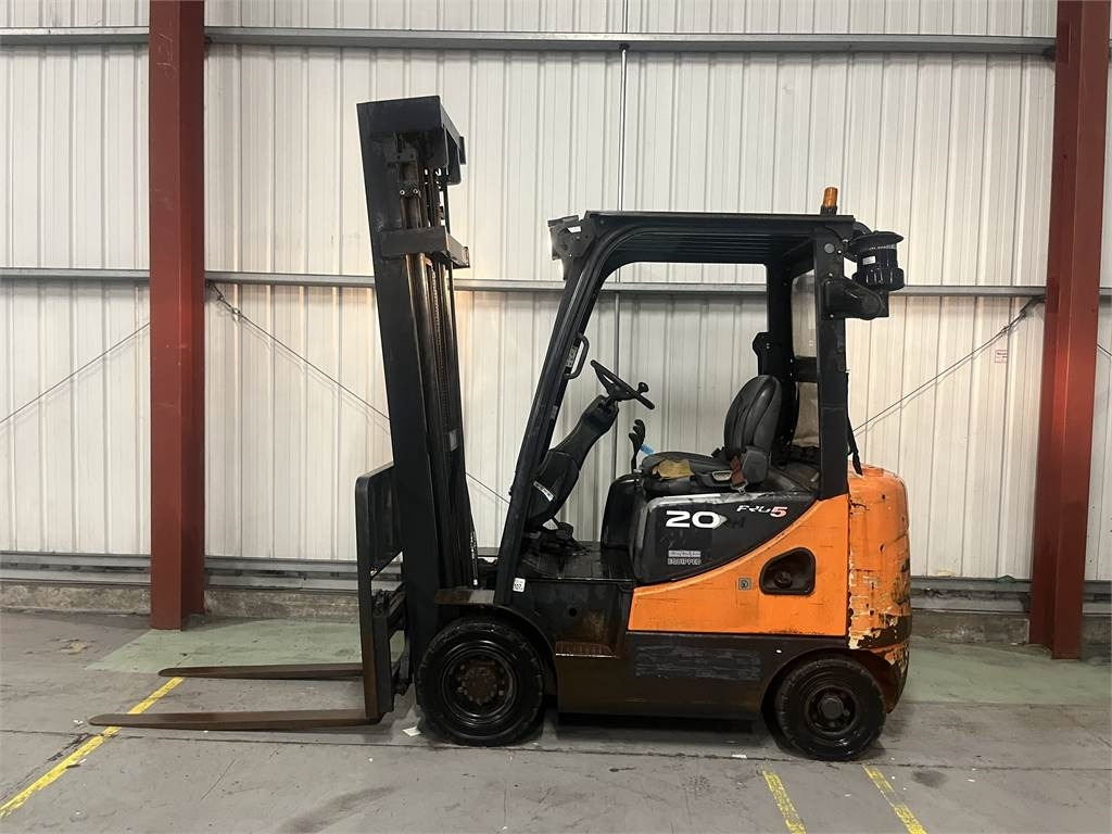 Doosan D20SC-5 - Carretilla elevadora diésel: foto 1 Doosan D20SC-5 - Carretilla elevadora diésel: foto 1