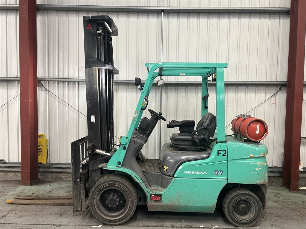 Mitsubishi FG30NT - Carretilla elevadora de gas: foto 1 Mitsubishi FG30NT - Carretilla elevadora de gas: foto 1