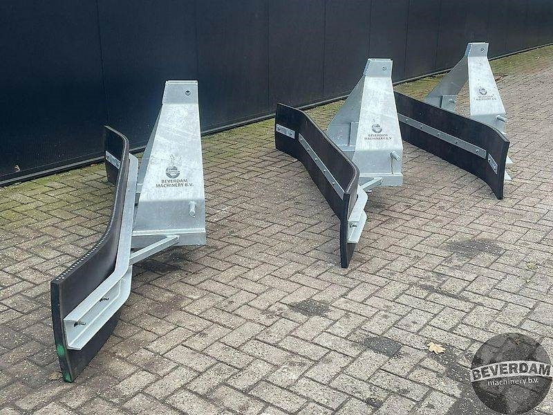 Rubberschuif trekker en lepelbevestiging - Hoja de bulldozer: foto 2 Rubberschuif trekker en lepelbevestiging - Hoja de bulldozer: foto 2