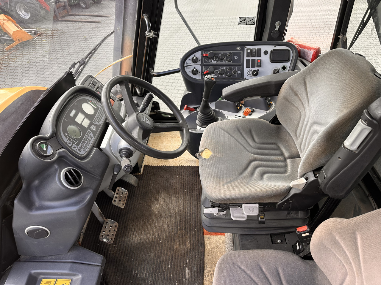 JCB FASTRAC 3230 - Tractor: foto 5 JCB FASTRAC 3230 - Tractor: foto 5