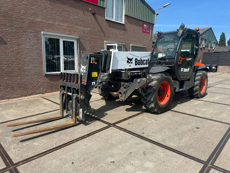 Bobcat T40.180 SLPB 31,CE, 3102 HOURS, 18 M , 4000KG 1200MM FORKS AIR CONDITIONER - Manipulador telescópico: foto 3 Bobcat T40.180 SLPB 31,CE, 3102 HOURS, 18 M , 4000KG 1200MM FORKS AIR CONDITIONER - Manipulador telescópico: foto 3