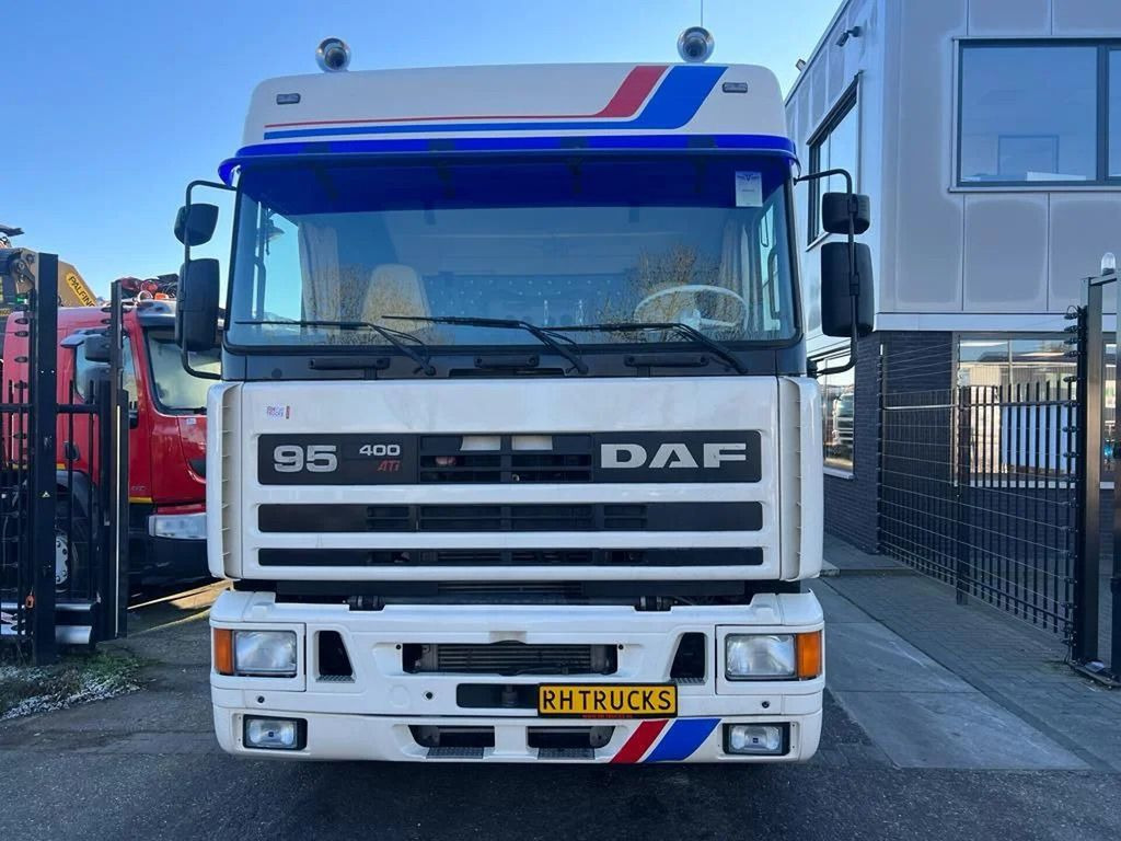 DAF 95.400 4X2 RESTORED/RESTAURIERT/GERESTAUREERD - Cabeza tractora: foto 2 DAF 95.400 4X2 RESTORED/RESTAURIERT/GERESTAUREERD - Cabeza tractora: foto 2