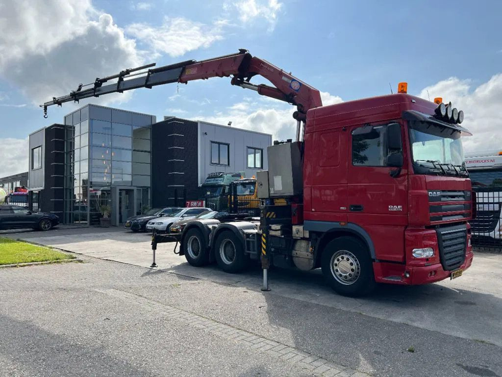 DAF XF 105.460 6X4 EURO 5 + HMF 4220 K6 + REMOTE CON - Cabeza tractora: foto 3 DAF XF 105.460 6X4 EURO 5 + HMF 4220 K6 + REMOTE CON - Cabeza tractora: foto 3