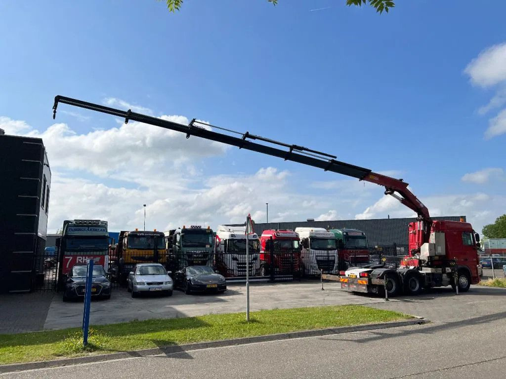 DAF XF 105.460 6X4 EURO 5 + HMF 4220 K6 + REMOTE CON - Cabeza tractora: foto 5 DAF XF 105.460 6X4 EURO 5 + HMF 4220 K6 + REMOTE CON - Cabeza tractora: foto 5