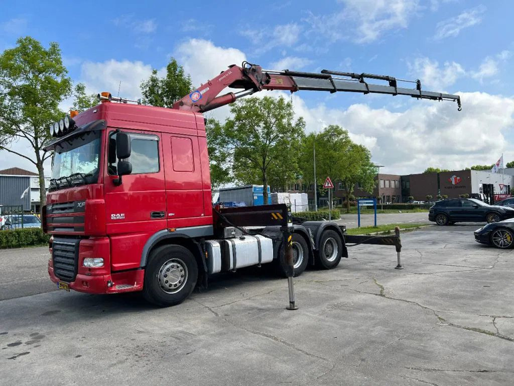DAF XF 105.460 6X4 EURO 5 + HMF 4220 K6 + REMOTE CON - Cabeza tractora: foto 1 DAF XF 105.460 6X4 EURO 5 + HMF 4220 K6 + REMOTE CON - Cabeza tractora: foto 1