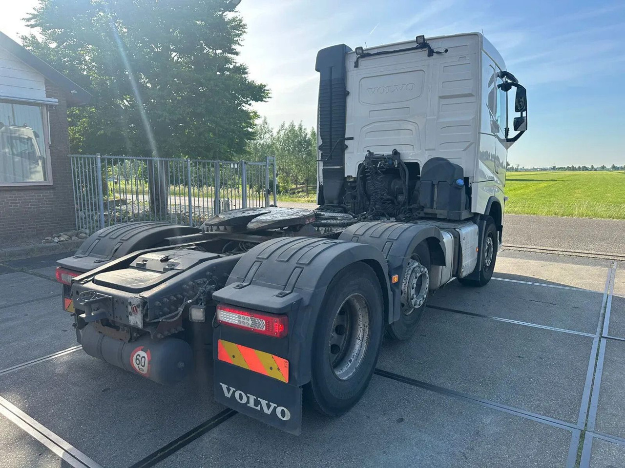 Volvo FH 460 6X2 - EURO 6 + LIFTING AXLE - Cabeza tractora: foto 5 Volvo FH 460 6X2 - EURO 6 + LIFTING AXLE - Cabeza tractora: foto 5