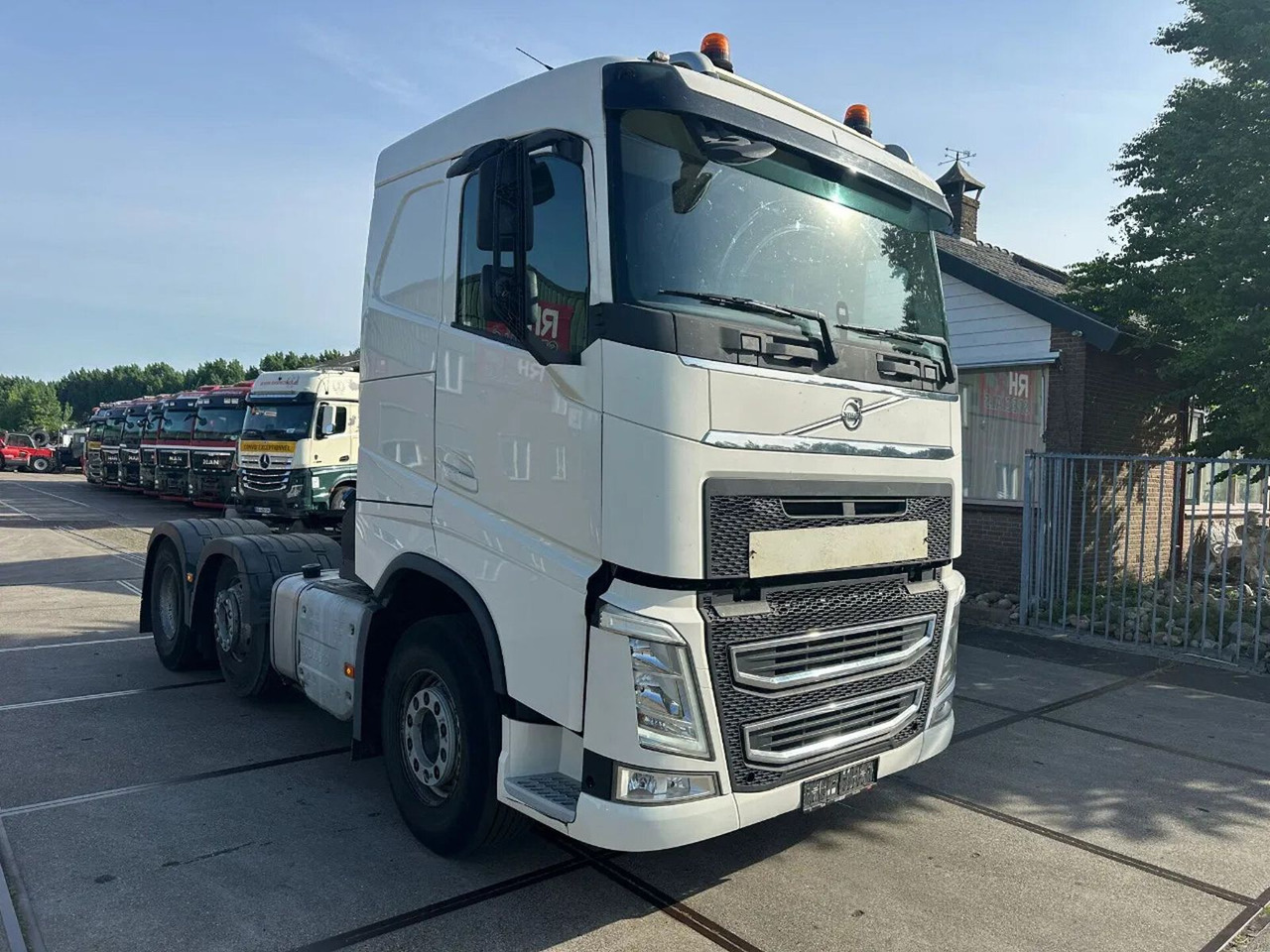 Volvo FH 460 6X2 - EURO 6 + LIFTING AXLE - Cabeza tractora: foto 3 Volvo FH 460 6X2 - EURO 6 + LIFTING AXLE - Cabeza tractora: foto 3