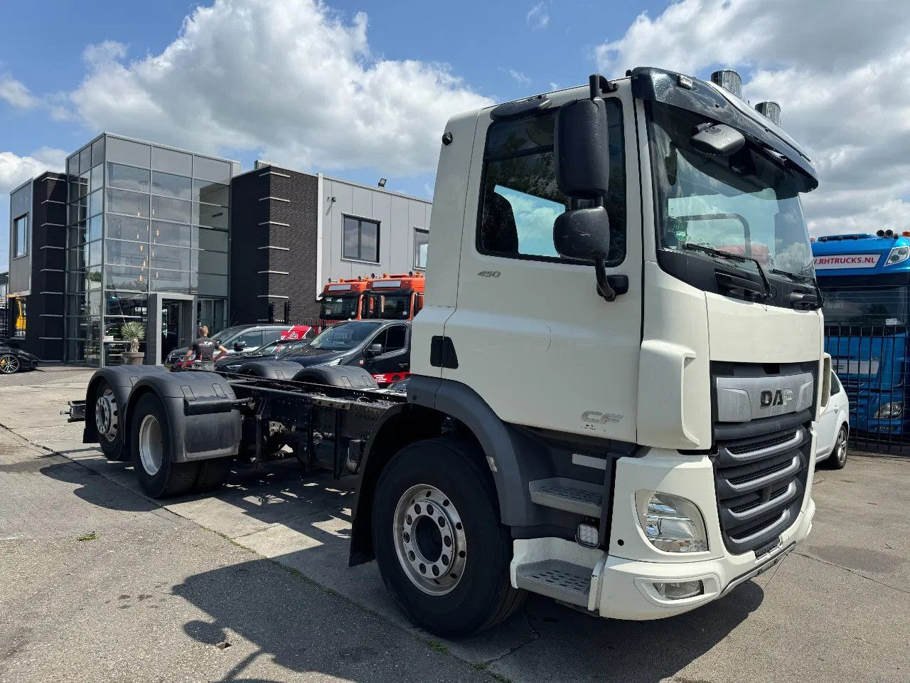 DAF CF 450 6X2 - EURO 6 + LIFT/STEERING AXLE - Camión chasis: foto 3 DAF CF 450 6X2 - EURO 6 + LIFT/STEERING AXLE - Camión chasis: foto 3