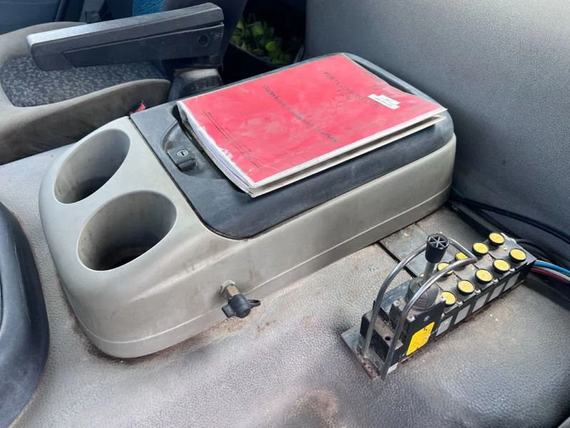 Camión portacontenedor de cadenas DAF CF 85.360 6X2 EURO 5 HYVA SKIPLOADER + NIDO: foto 20 Camión portacontenedor de cadenas DAF CF 85.360 6X2 EURO 5 HYVA SKIPLOADER + NIDO: foto 20