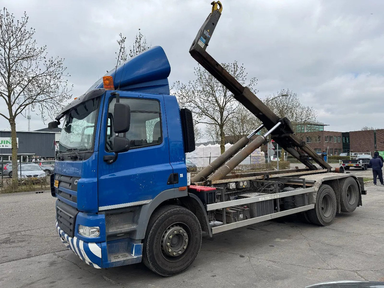 DAF CF 85.360 EURO 5 6X2 25T VDL HOOK TÜV 11-2025 - Camión multibasculante: foto 1 DAF CF 85.360 EURO 5 6X2 25T VDL HOOK TÜV 11-2025 - Camión multibasculante: foto 1