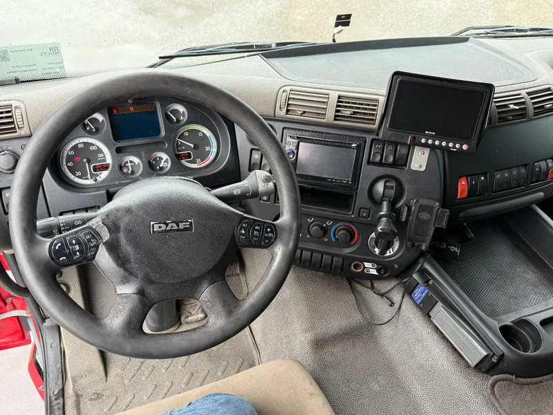 Camión grúa DAF CF 85.410 6X2 EURO 5 + HMF 3000K6 + REMOTE CONTROL: foto 17