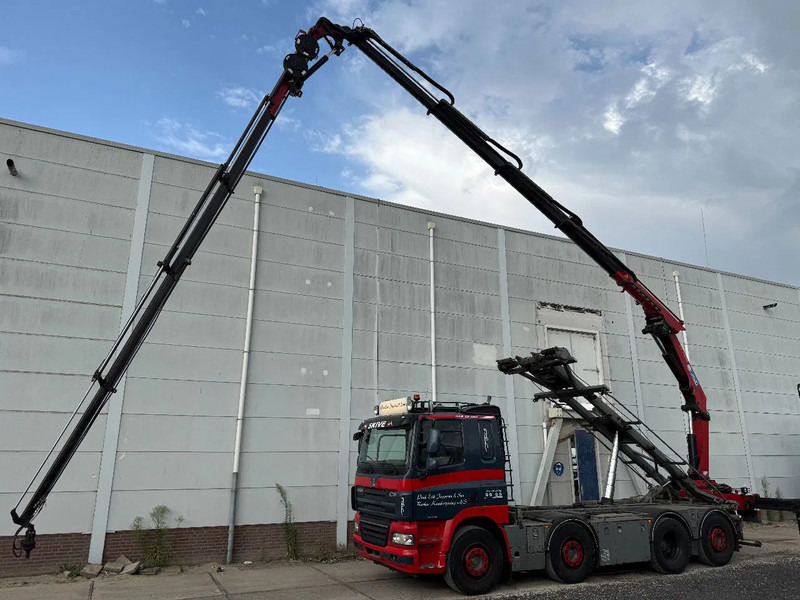 DAF CF 85.460 8X2 + YEAR 2016 HMF CRANE 2620-K4 + FLYJIB + WINCH + REMOTE - Camión grúa: foto 1 DAF CF 85.460 8X2 + YEAR 2016 HMF CRANE 2620-K4 + FLYJIB + WINCH + REMOTE - Camión grúa: foto 1