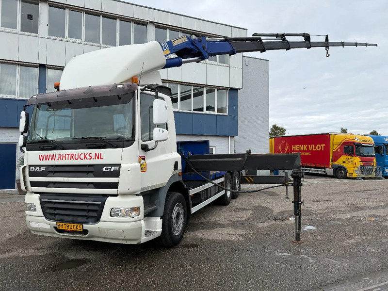 DAF CF 85 6X2 EURO 5 + HMF 37 TON/M + REMOTE CONTROL - Camión caja abierta, Camión grúa: foto 2 DAF CF 85 6X2 EURO 5 + HMF 37 TON/M + REMOTE CONTROL - Camión caja abierta, Camión grúa: foto 2
