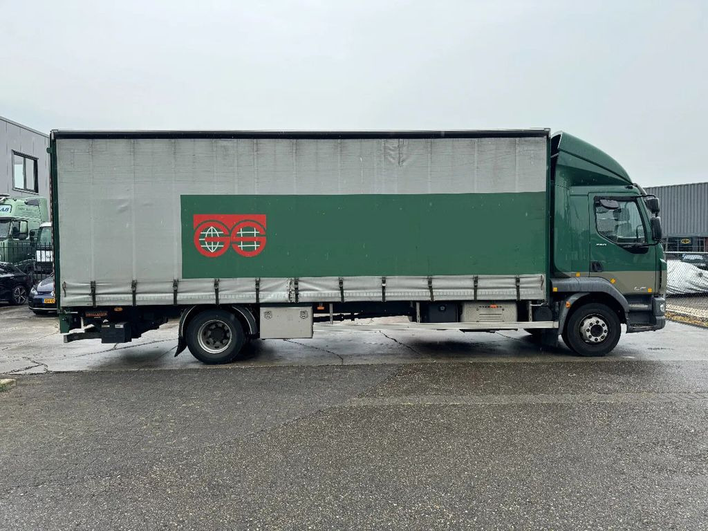 DAF LF 260 4X2 16T DHOLLANDIA LOAD LIFT + TÜV TILL 0 - Camión lona: foto 4 DAF LF 260 4X2 16T DHOLLANDIA LOAD LIFT + TÜV TILL 0 - Camión lona: foto 4