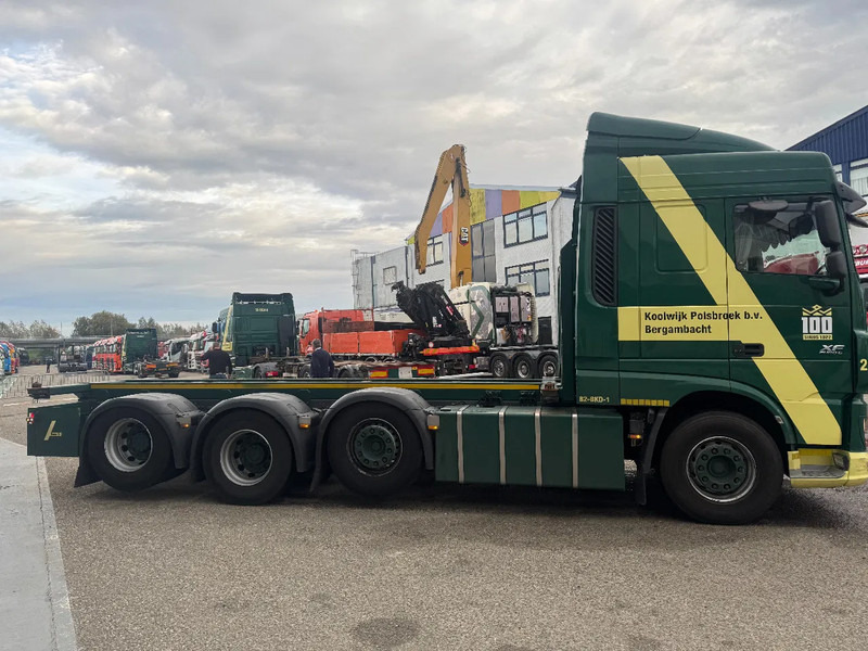 DAF XF 510 8X2 EURO 6 RETARDER TÜV TILL 08-2026 - Camión portacontenedore/ Intercambiable: foto 4 DAF XF 510 8X2 EURO 6 RETARDER TÜV TILL 08-2026 - Camión portacontenedore/ Intercambiable: foto 4