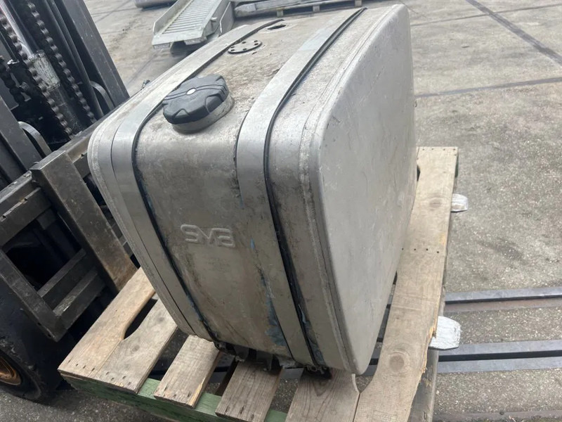 Diversen Hydrauliek tank l 70 b 45 h 62 met steunen - Hidráulica para Camión: foto 2 Diversen Hydrauliek tank l 70 b 45 h 62 met steunen - Hidráulica para Camión: foto 2