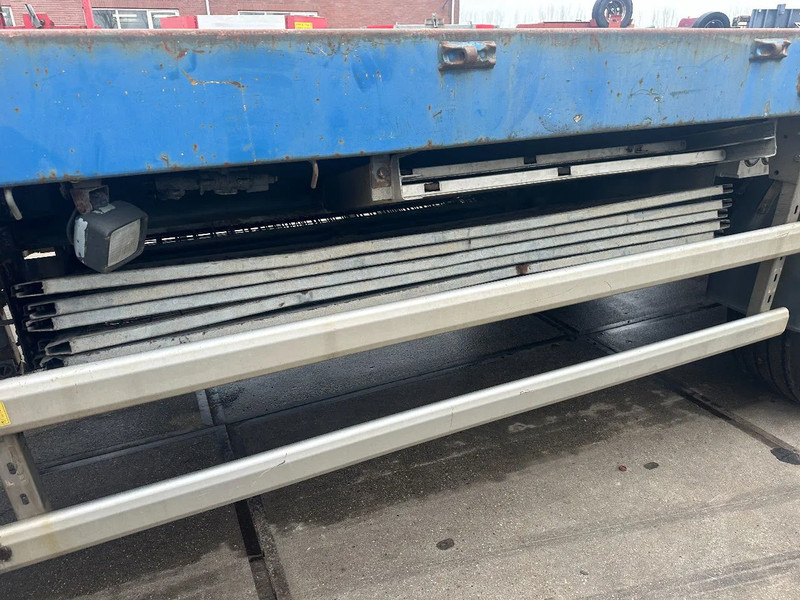 Floor MET HIAB R165-F2, LAATSTE 2 ASSEN GESTUURD - Semirremolque plataforma/ Caja abierta: foto 4 Floor MET HIAB R165-F2, LAATSTE 2 ASSEN GESTUURD - Semirremolque plataforma/ Caja abierta: foto 4