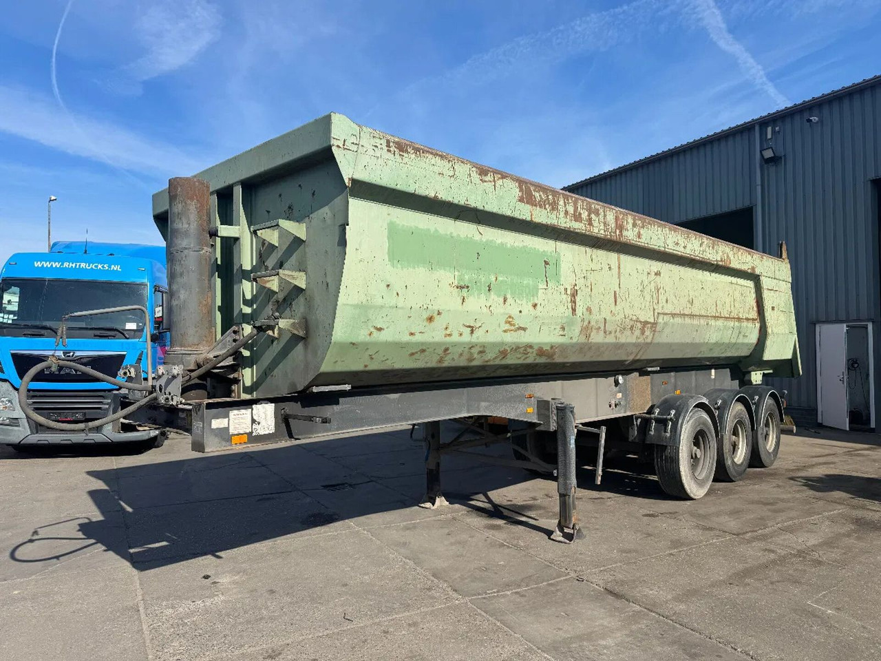 Langendorf 3 AXLE - BPW + TIPPER - Semirremolque volquete: foto 1 Langendorf 3 AXLE - BPW + TIPPER - Semirremolque volquete: foto 1