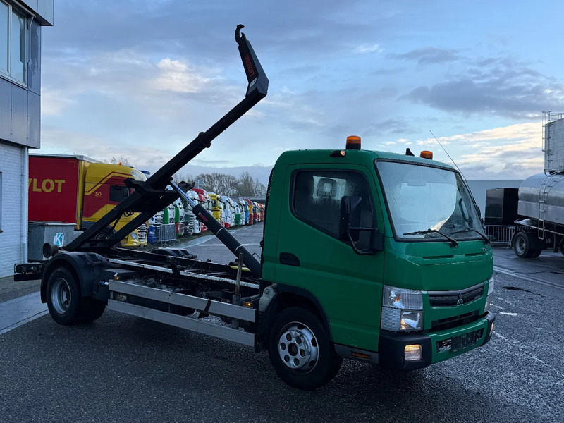 Mitsubishi Canter 7C18 - EURO 6 + HIAB 5 TON HOOKLIFT - Camión multibasculante: foto 2 Mitsubishi Canter 7C18 - EURO 6 + HIAB 5 TON HOOKLIFT - Camión multibasculante: foto 2
